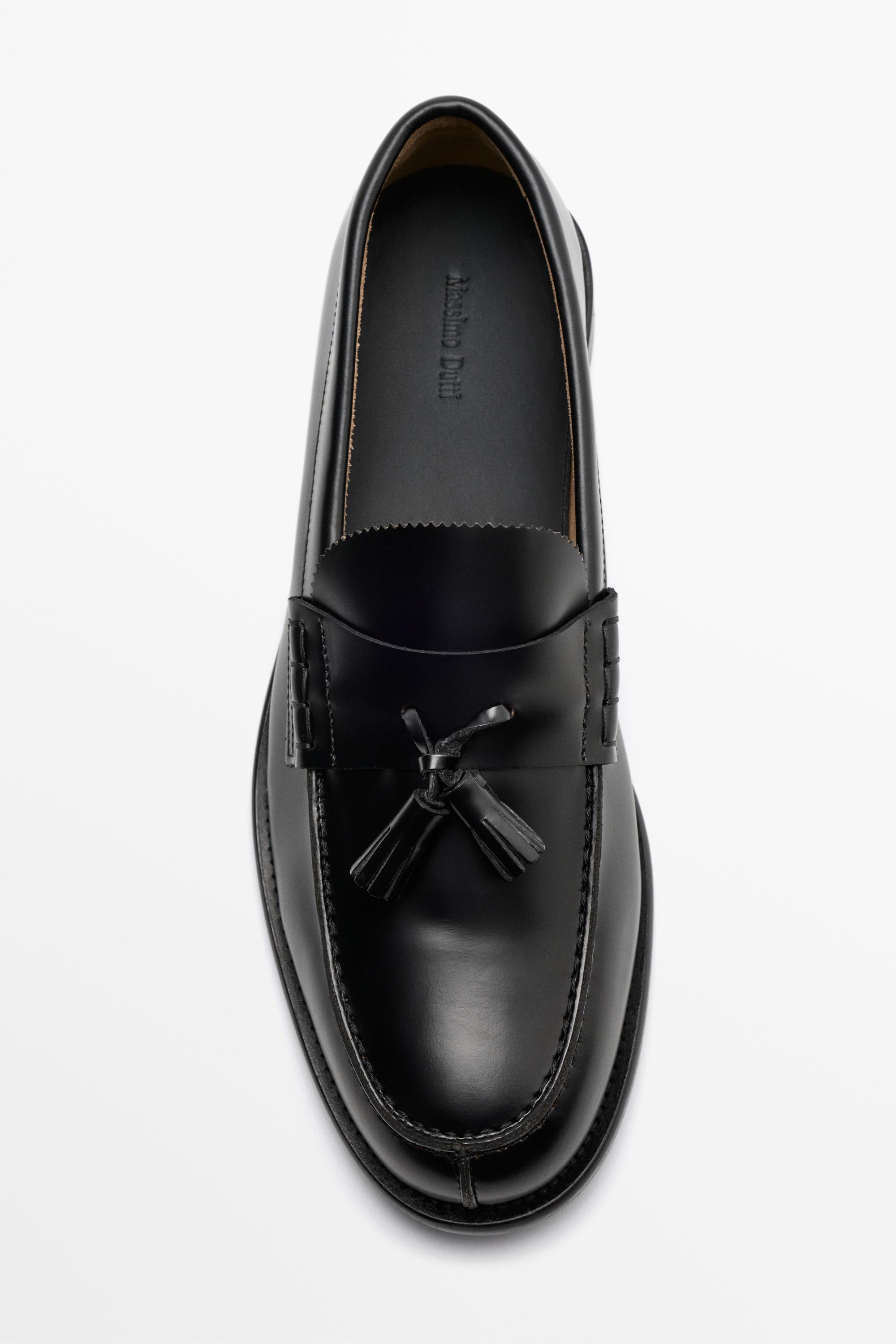 Leather tassel loafer Black